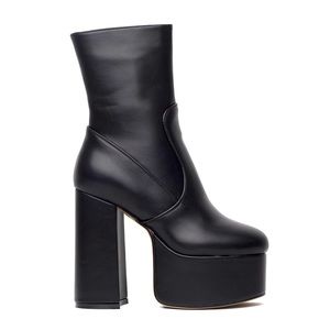 Lamoda “Adore You” Booties